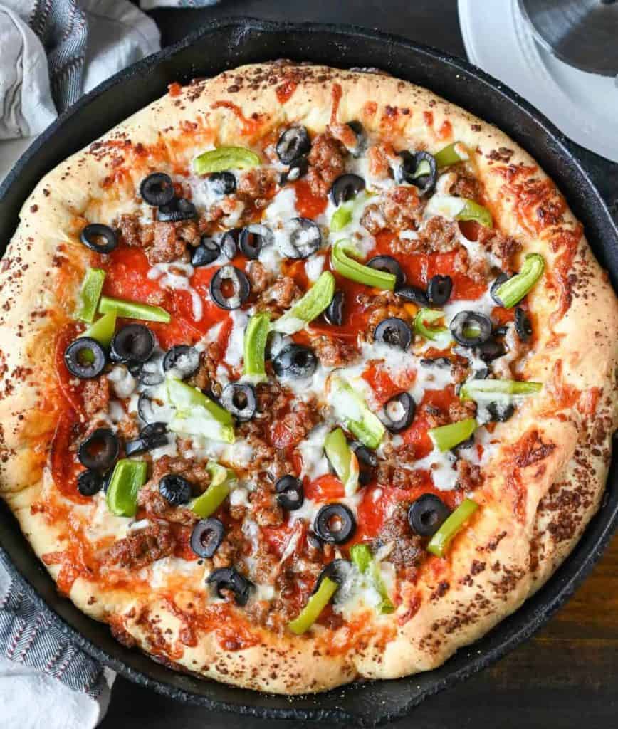 EASY CAST IRON SKILLET PIZZA